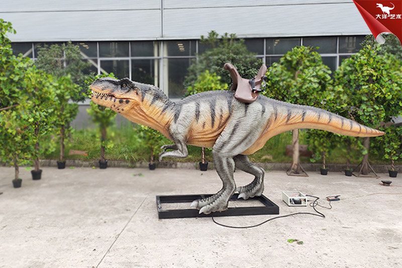 仿真恐龍坐騎，景區(qū)乘坐恐龍