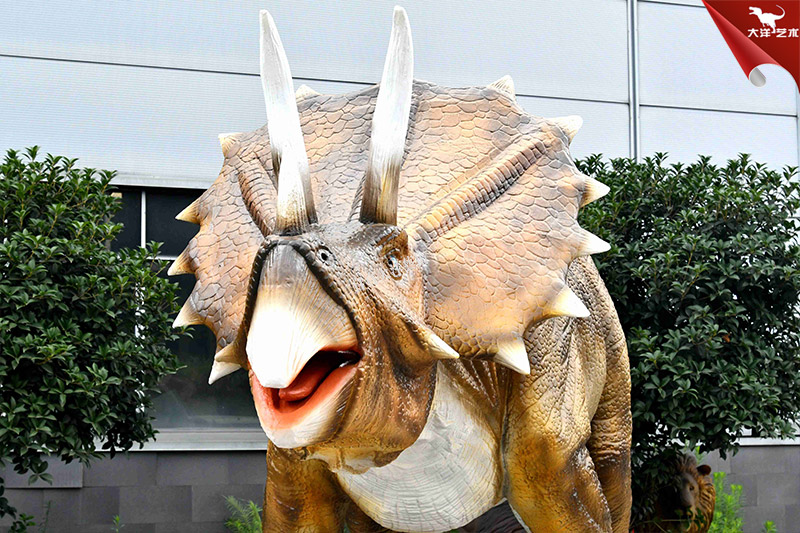 三角龍，大型仿真恐龍